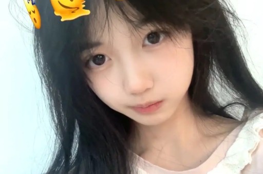 炸裂！司晓迪凌晨甩黑色吊带美照评论区从吃瓜到吐槽吵翻了天